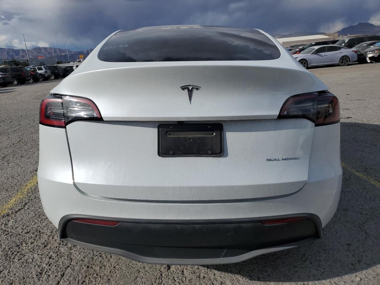 2024 Tesla Model Y Copart, lot number: 51778075, vin: 7SAYGDEE6RA287952. Thumbnail 6
