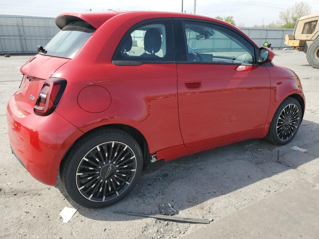 2024 Fiat 500 E Red Copart, lot number: 53130925, vin: ZFAFFAA43RX204609. Thumbnail 3