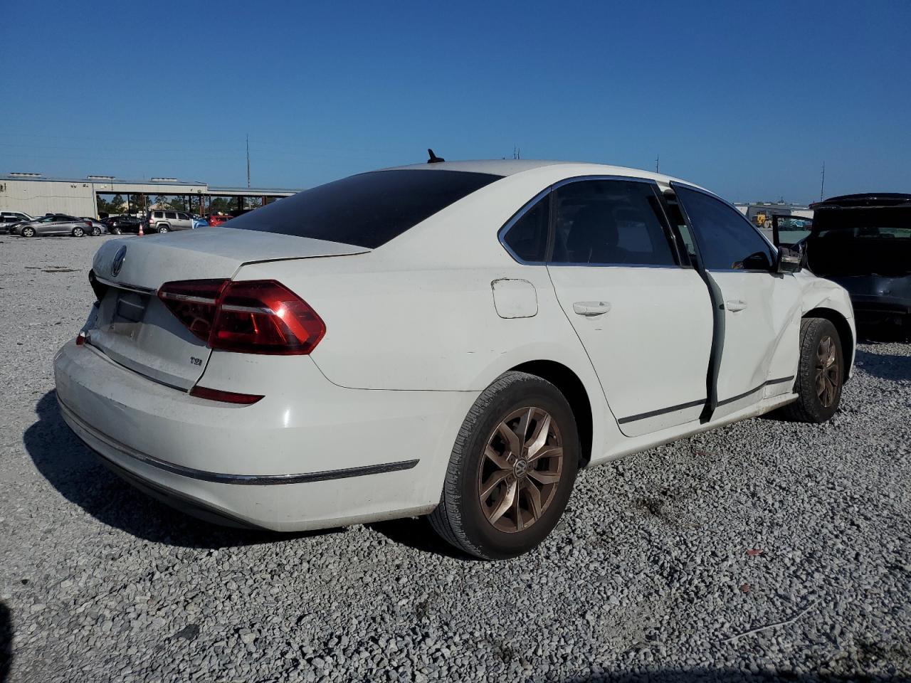 2017 Volkswagen Passat S Copart, lot number: 55334245, vin: 1VWAT7A39HC052442. Thumbnail 3