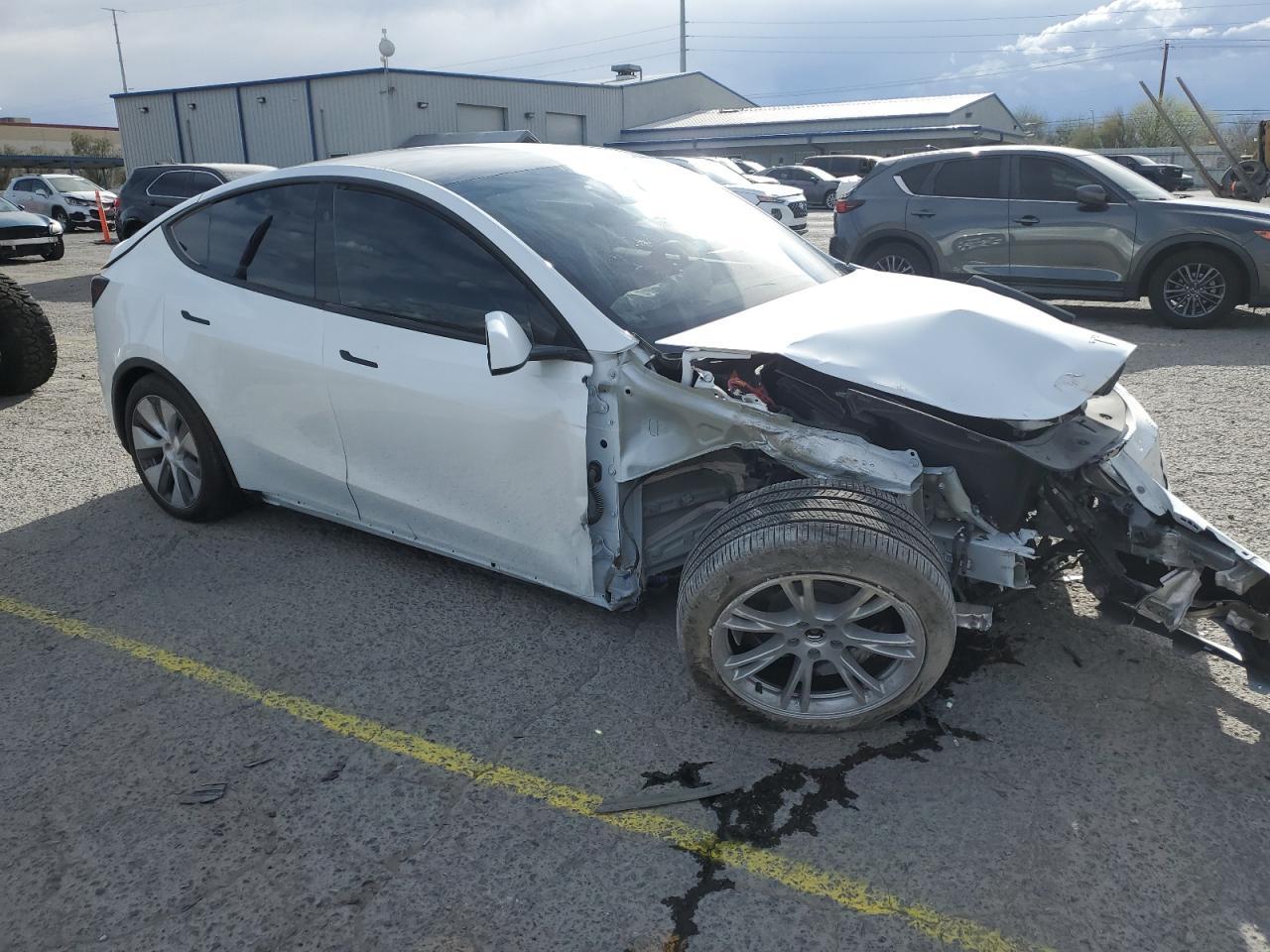 2024 Tesla Model Y Copart, lot number: 51778075, vin: 7SAYGDEE6RA287952. Thumbnail 4