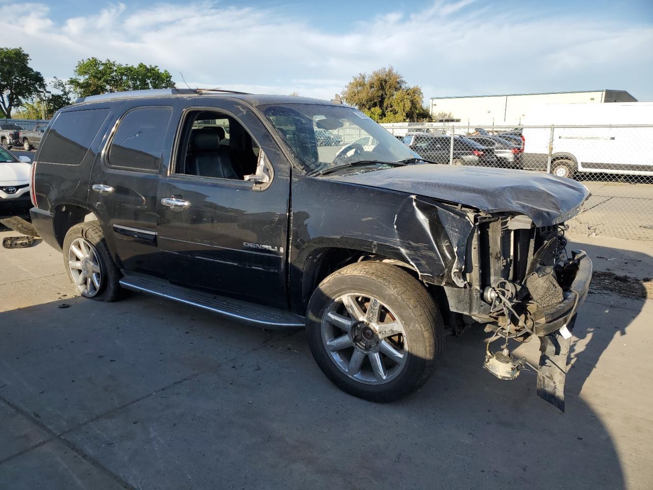 2007 GMC Yukon Denali Copart, lot number: 52628835, vin: 1GKFK63847J277381. Thumbnail 4