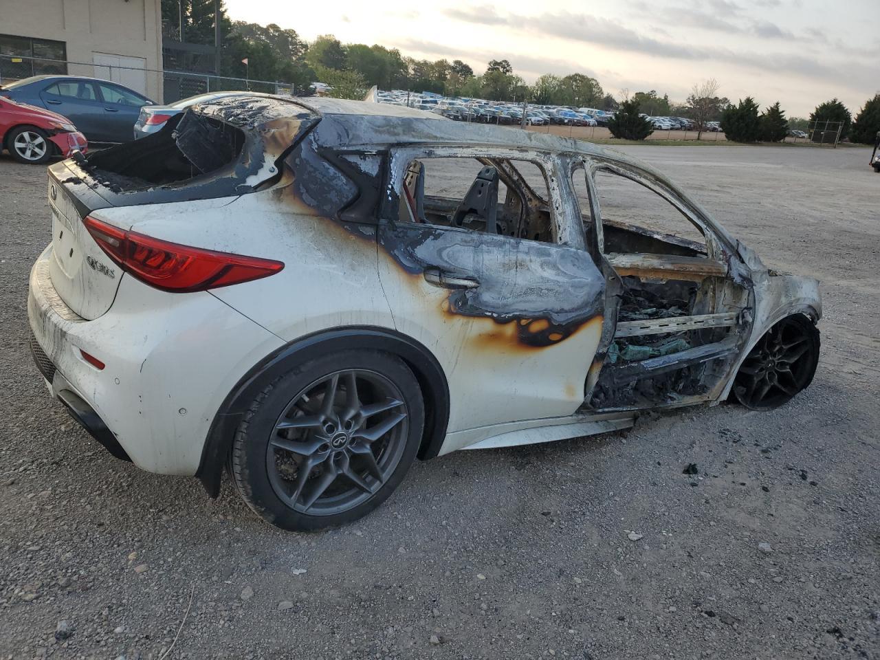 2018 Infiniti Qx30 Base Copart, lot number: 51799145, vin: SJKCH5CP8JA047233. Thumbnail 3