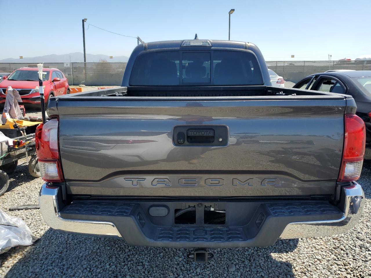 2019 Toyota Tacoma Double Cab Copart, lot number: 52642315, vin: 5TFAX5GN5KX135631. Thumbnail 6