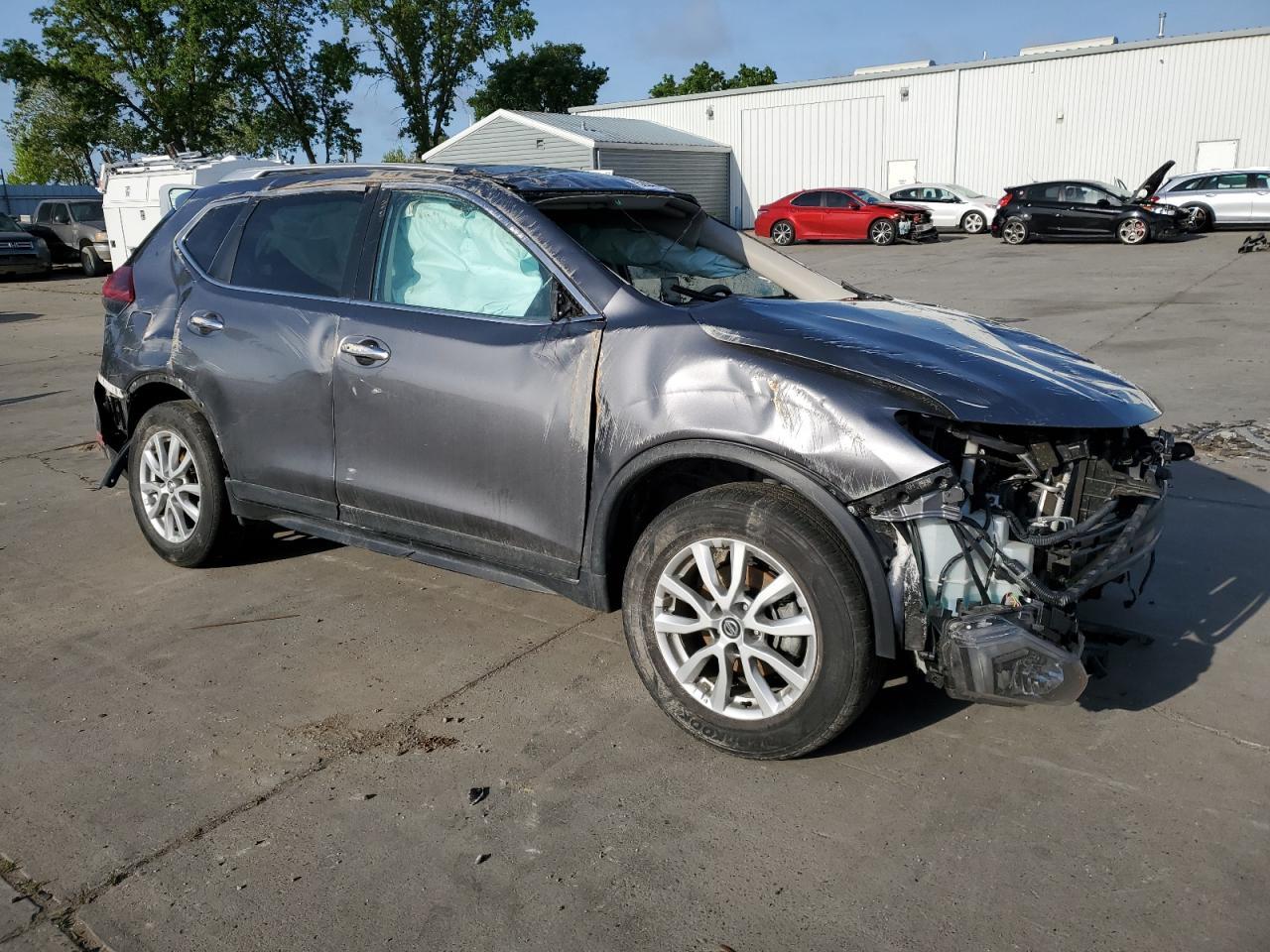 2019 Nissan Rogue S Copart, lot number: 52047205, vin: KNMAT2MT6KP557551. Thumbnail 4