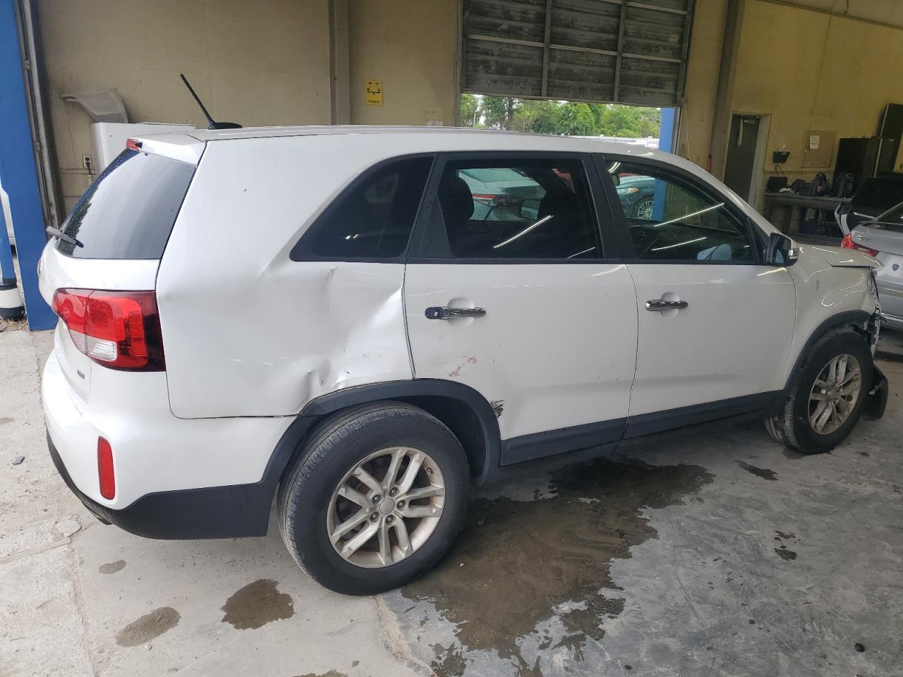 2015 Kia Sorento Lx Copart, lot number: 58171795, vin: 5XYKT3A61FG579331. Thumbnail 3