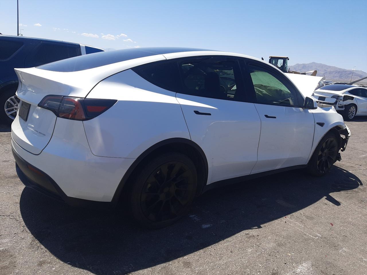 2023 Tesla Model Y Copart, lot number: 58778285, vin: 7SAYGDEE6PF587717. Thumbnail 3