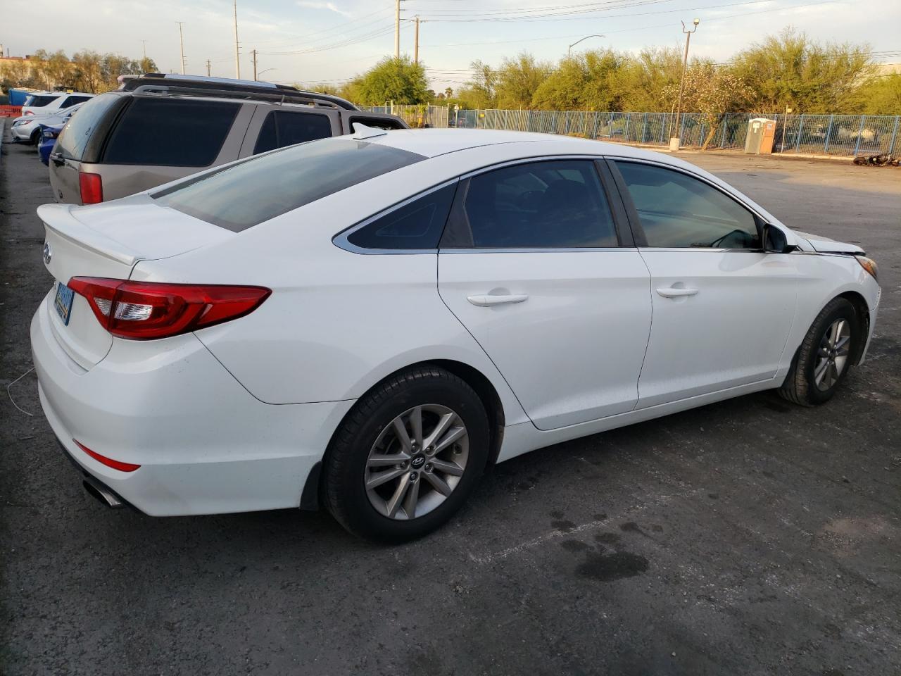 2017 Hyundai Sonata Se Copart, lot number: 56792485, vin: 5NPE24AFXHH590961. Thumbnail 3