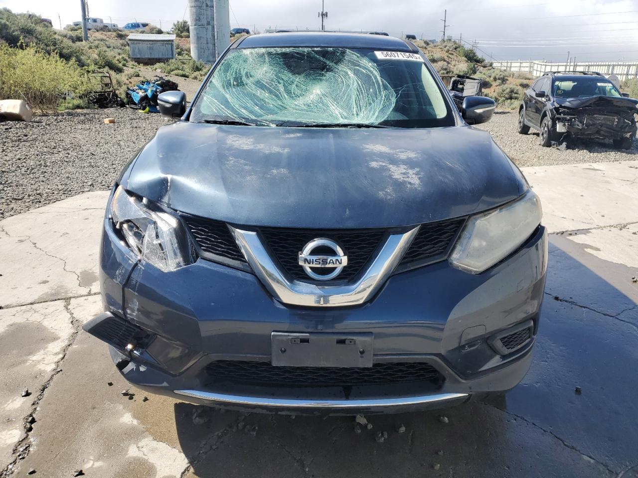 2015 Nissan Rogue S Copart, lot number: 56071545, vin: KNMAT2MV1FP577617. Thumbnail 5