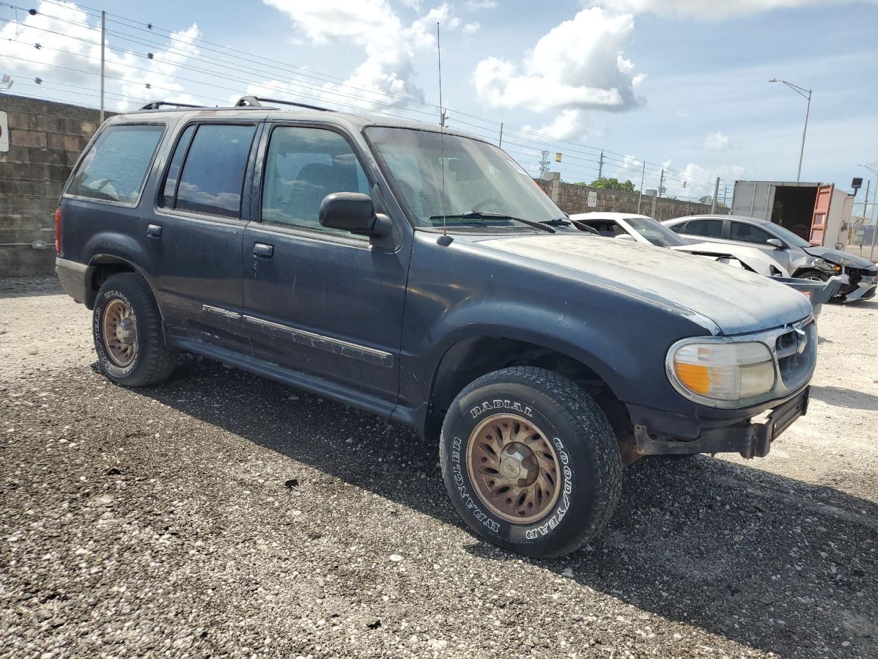 2000 Ford Explorer Xls Copart, lot number: 58766885, vin: 1FMZU62X6YZB94402. Thumbnail 4