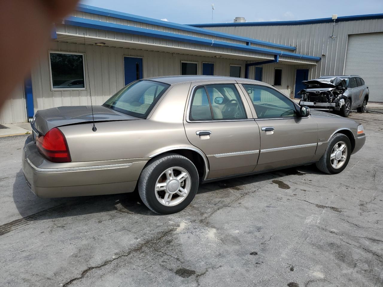 2005 Mercury Grand Marquis Ls Copart, lot number: 59090125, vin: 2MEHM75W85X671842. Thumbnail 3