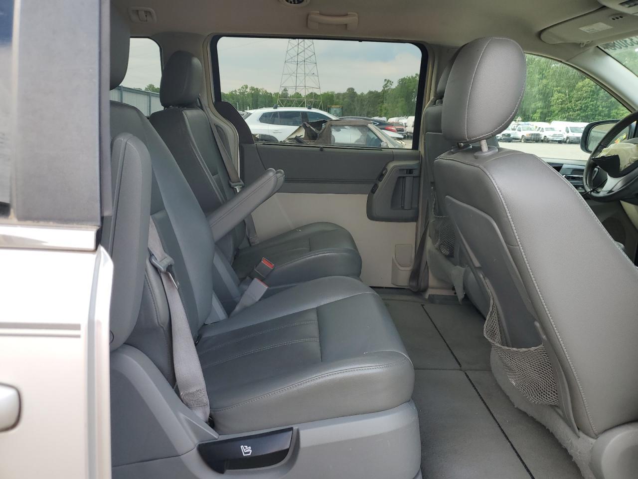 2010 Chrysler Town & Country Touring Copart, lot number: 58733085, vin: 2A4RR5D14AR113755. Thumbnail 11