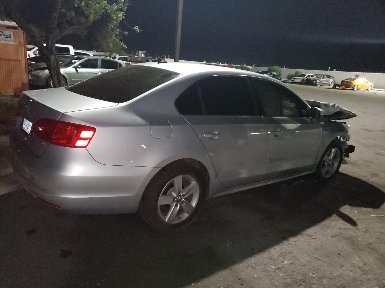 2013 Volkswagen Jetta Tdi Copart, lot number: 59408295, vin: 3VWLL7AJ6DM411102. Thumbnail 3