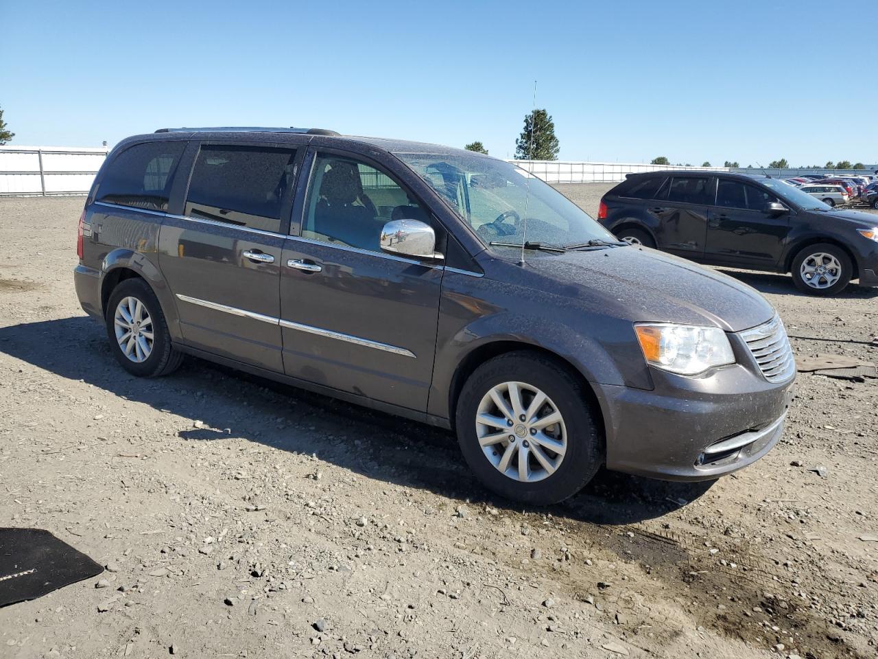 2015 Chrysler Town & Country Limited Platinum Copart, lot number: 58993855, vin: 2C4RC1GG9FR697352. Thumbnail 4