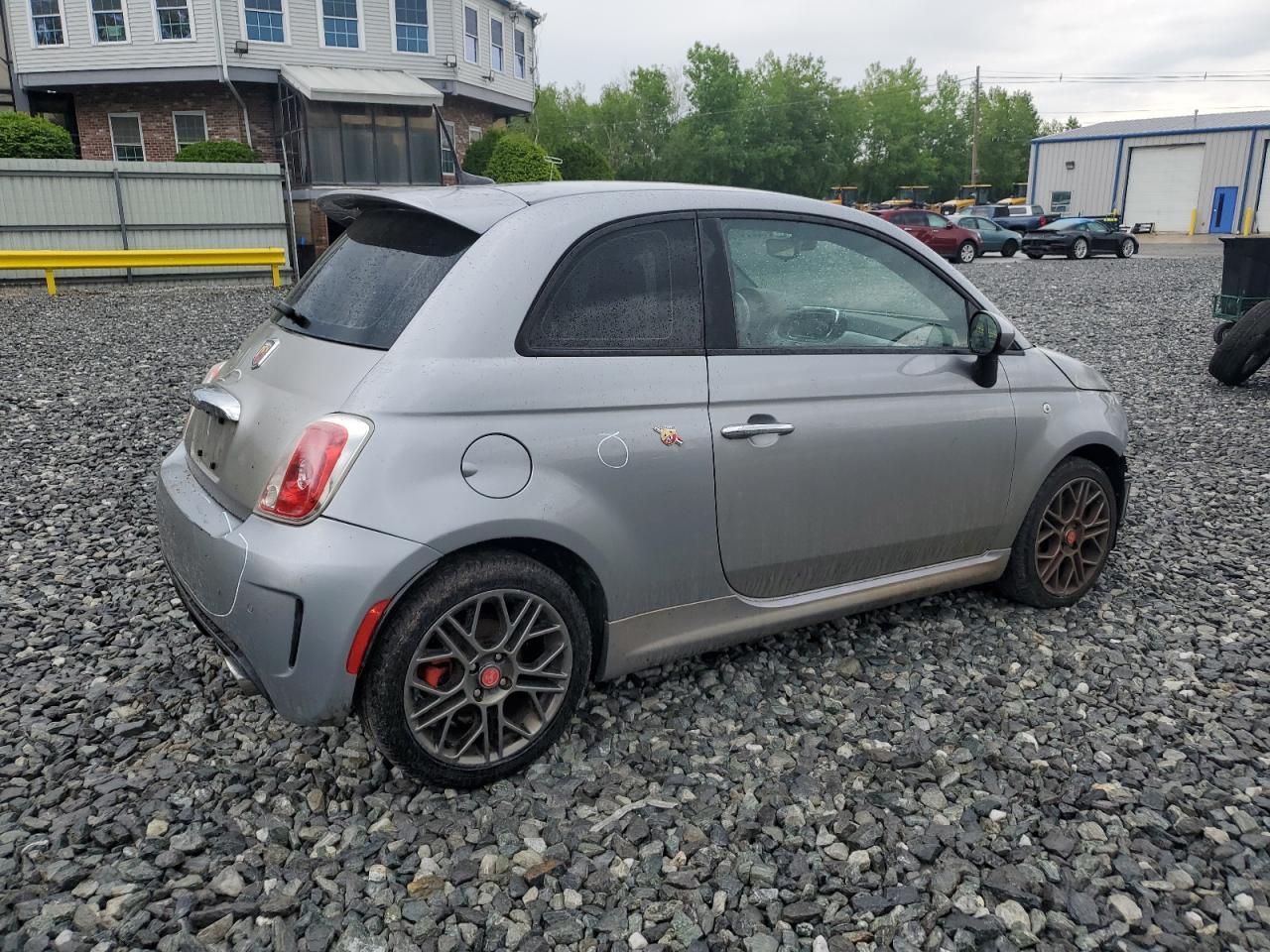 2018 Fiat 500 Abarth Copart, lot number: 55224165, vin: 3C3CFFFH2JT469627. Thumbnail 3