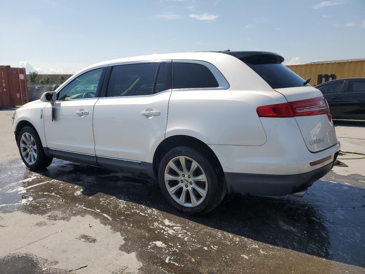 2016 Lincoln Mkt Copart, lot number: 58406545, vin: 2LMHJ5FK3GBL01666. Thumbnail 2