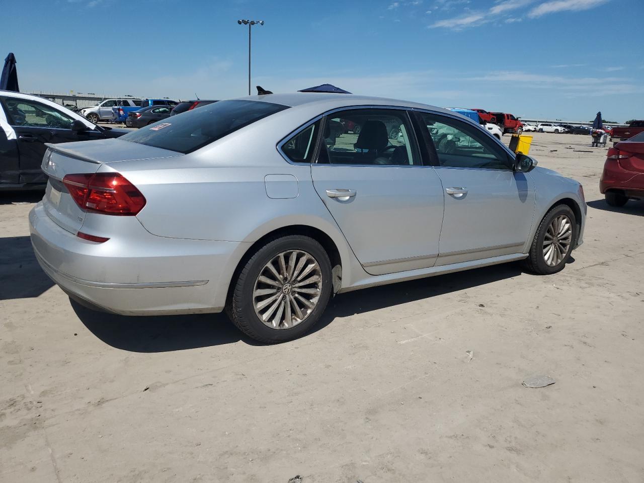 2016 Volkswagen Passat Se Copart, lot number: 56128005, vin: 1VWBS7A33GC060672. Thumbnail 3