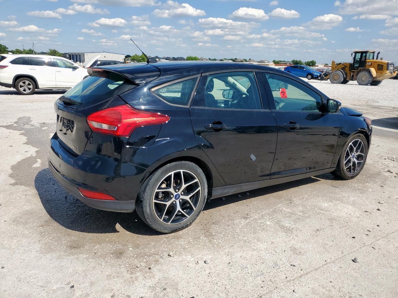 2017 Ford Focus Sel Copart, lot number: 56712805, vin: 1FADP3M20HL340467. Thumbnail 3