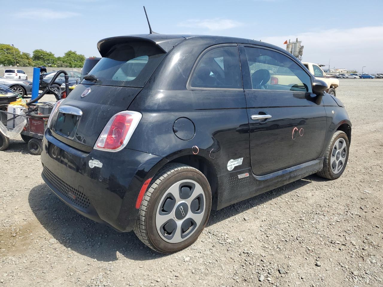 2017 Fiat 500 Electric Copart, lot number: 58864585, vin: 3C3CFFGE5HT524117. Thumbnail 3