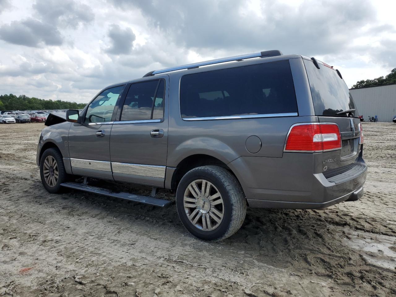 2010 Lincoln Navigator L Copart, lot number: 58822165, vin: 5LMJJ3J51AEJ08461. Thumbnail 2