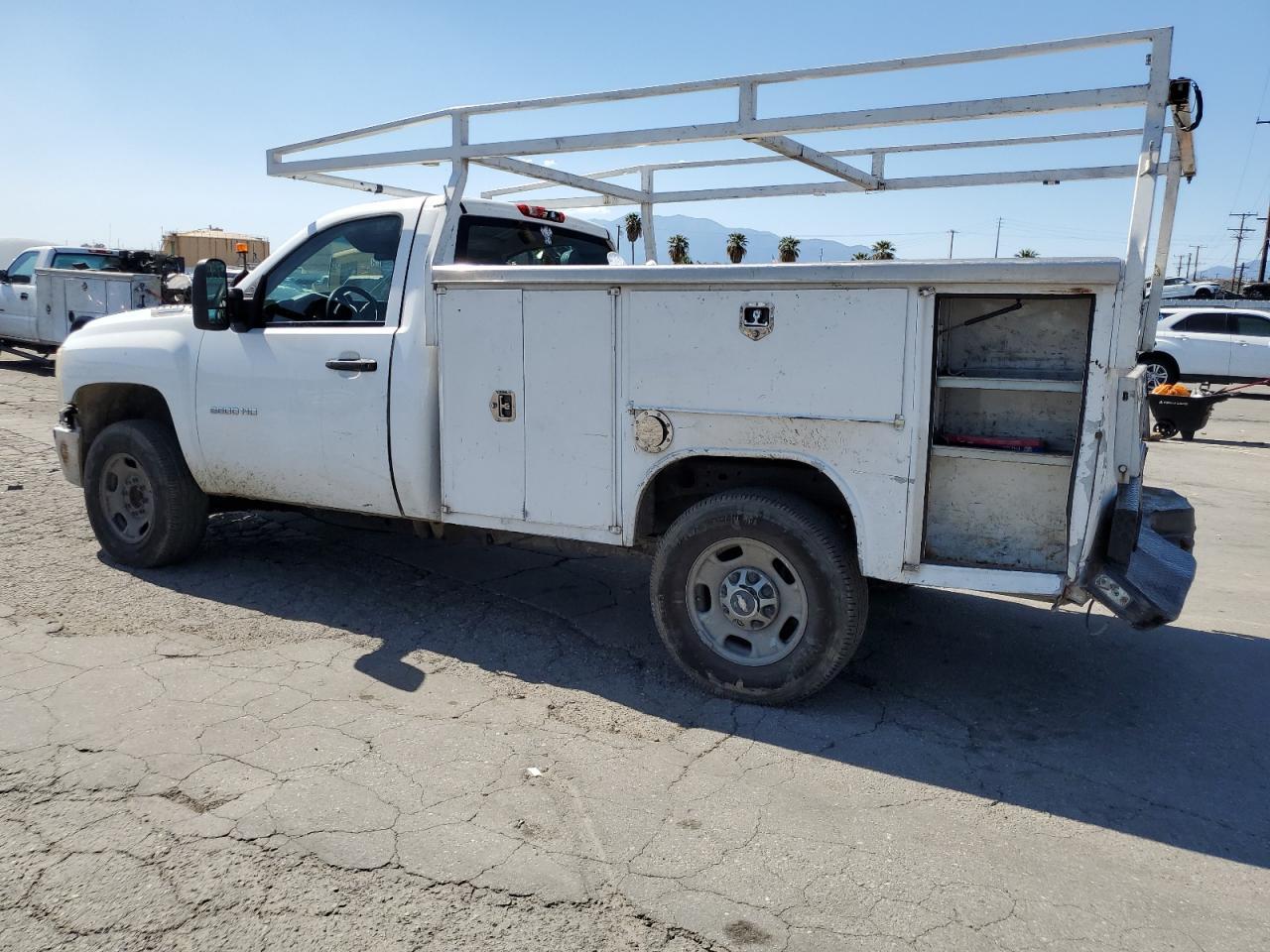2013 Chevrolet Silverado C2500 Heavy Duty Copart, lot number: 56360175, vin: 1GB0CVCG8DF181871. Thumbnail 2