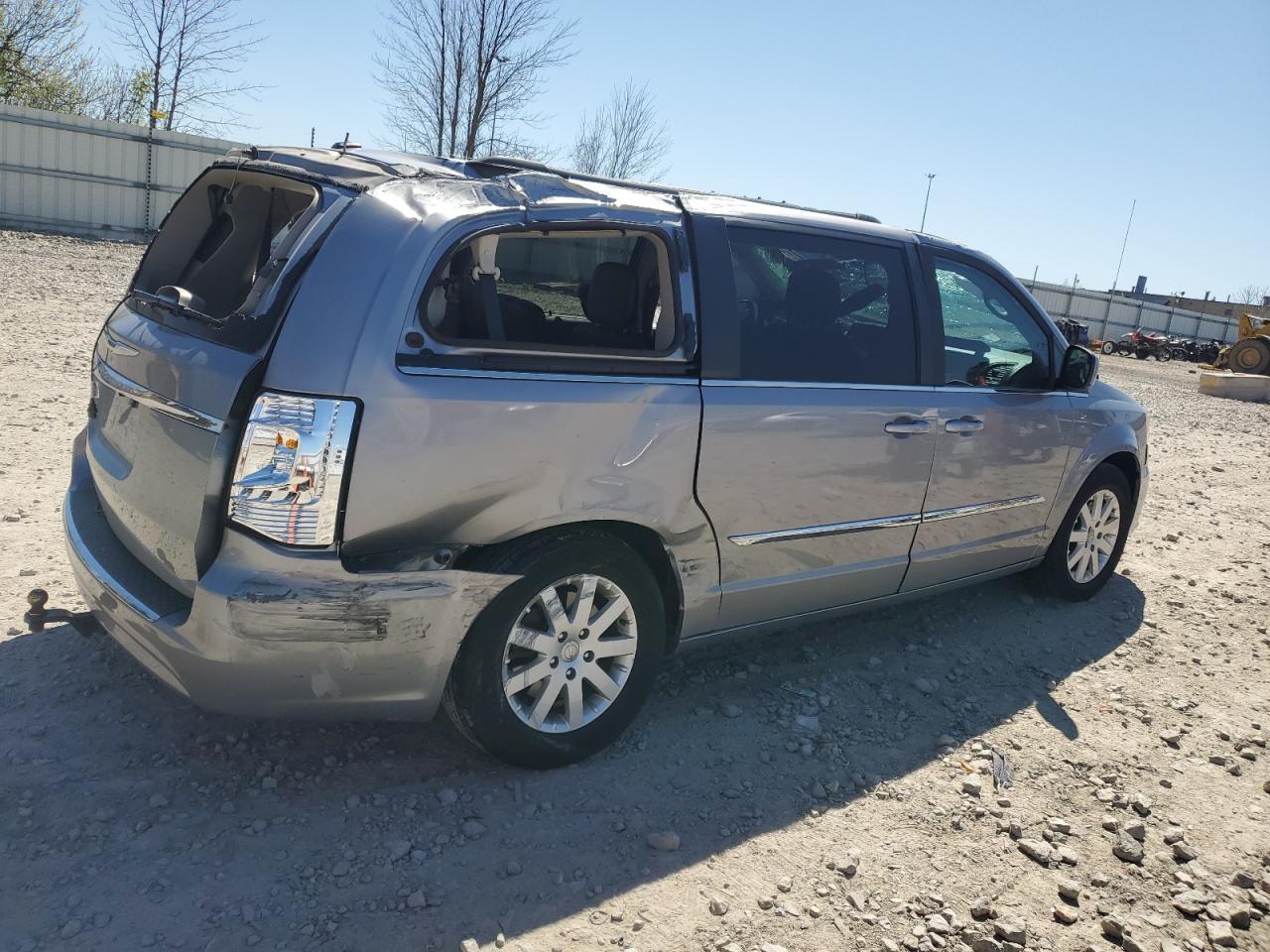 2015 Chrysler Town & Country Touring Copart, lot number: 56530225, vin: 2C4RC1BG9FR697861. Thumbnail 3