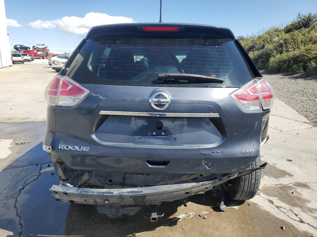 2015 Nissan Rogue S Copart, lot number: 56071545, vin: KNMAT2MV1FP577617. Thumbnail 6