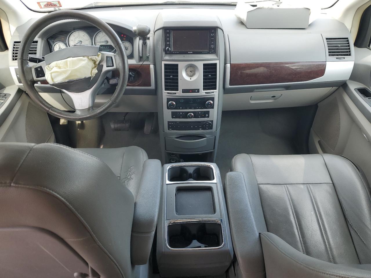 2010 Chrysler Town & Country Touring Copart, lot number: 58733085, vin: 2A4RR5D14AR113755. Thumbnail 8