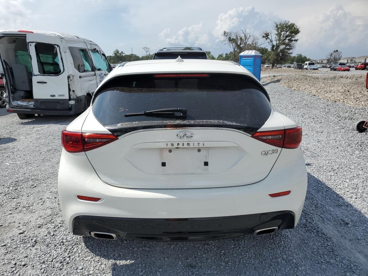 2018 Infiniti Qx30 Base Copart, lot number: 58822695, vin: SJKCH5CP5JA040997. Thumbnail 6