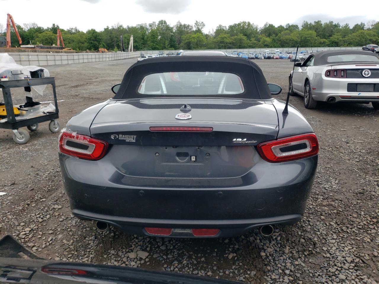 2018 Fiat 124 Spider Classica Copart, lot number: 57092155, vin: JC1NFAEKXJ0139328. Thumbnail 6