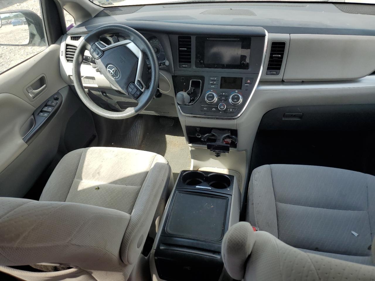 2017 Toyota Sienna Le Copart, lot number: 58005395, vin: 5TDKZ3DC1HS890926. Thumbnail 8