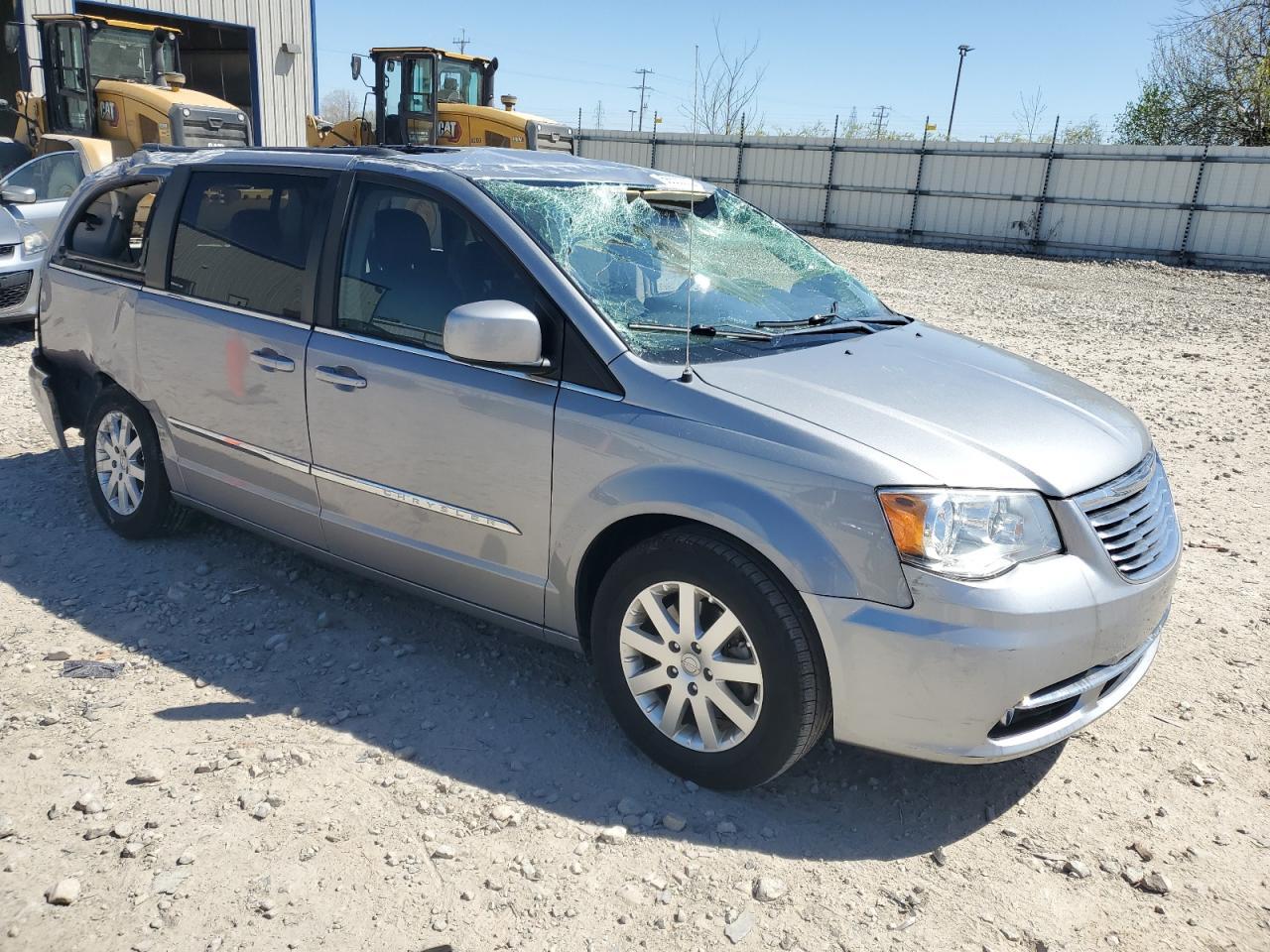 2015 Chrysler Town & Country Touring Copart, lot number: 56530225, vin: 2C4RC1BG9FR697861. Thumbnail 4