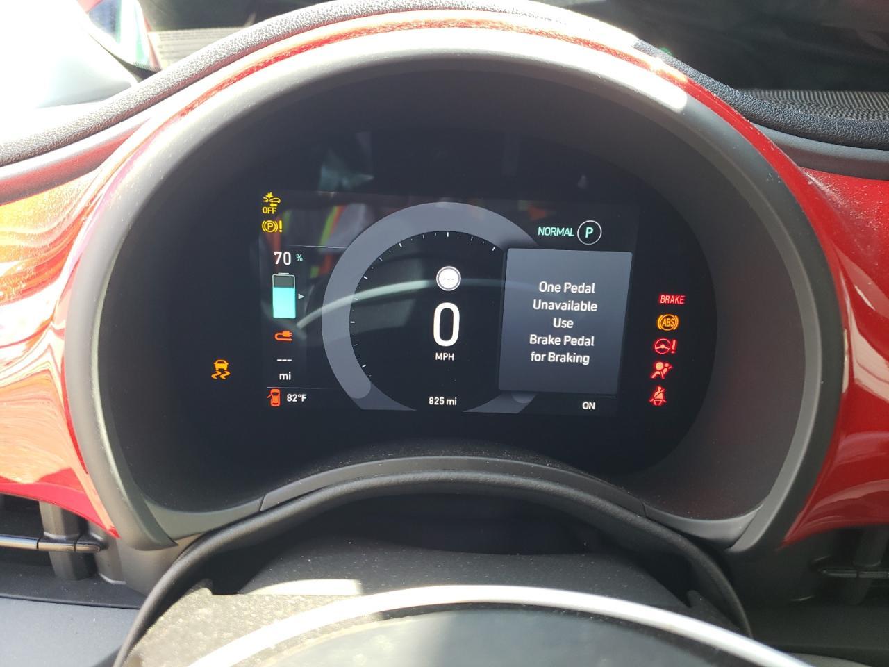 2024 Fiat 500 E Red Copart, lot number: 56752225, vin: ZFAFFAA45RX206538. Thumbnail 9