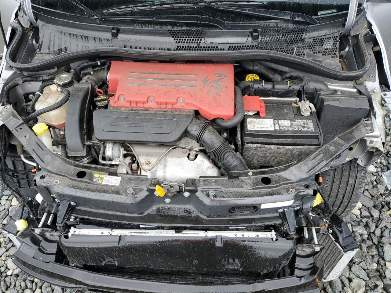 2018 Fiat 500 Abarth Copart, lot number: 55224165, vin: 3C3CFFFH2JT469627. Thumbnail 11