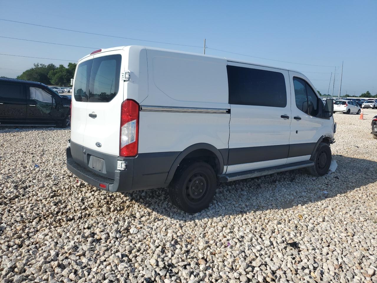 2018 Ford Transit T-250 Copart, lot number: 55868195, vin: 1FTYR1YM7JKB32779. Thumbnail 3