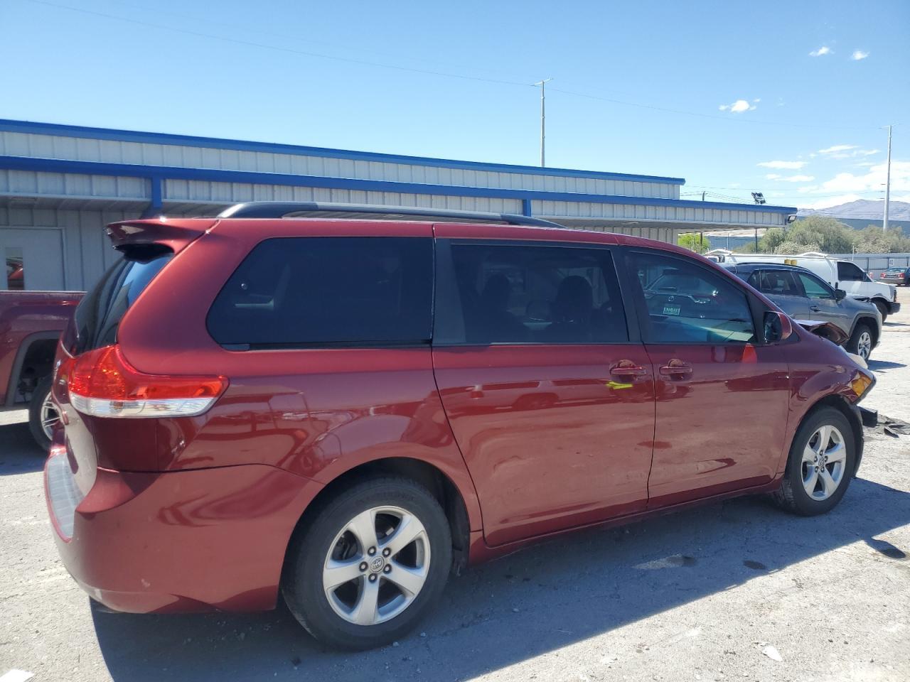 2014 Toyota Sienna Le Copart, lot number: 56601545, vin: 5TDKK3DC7ES462827. Thumbnail 3