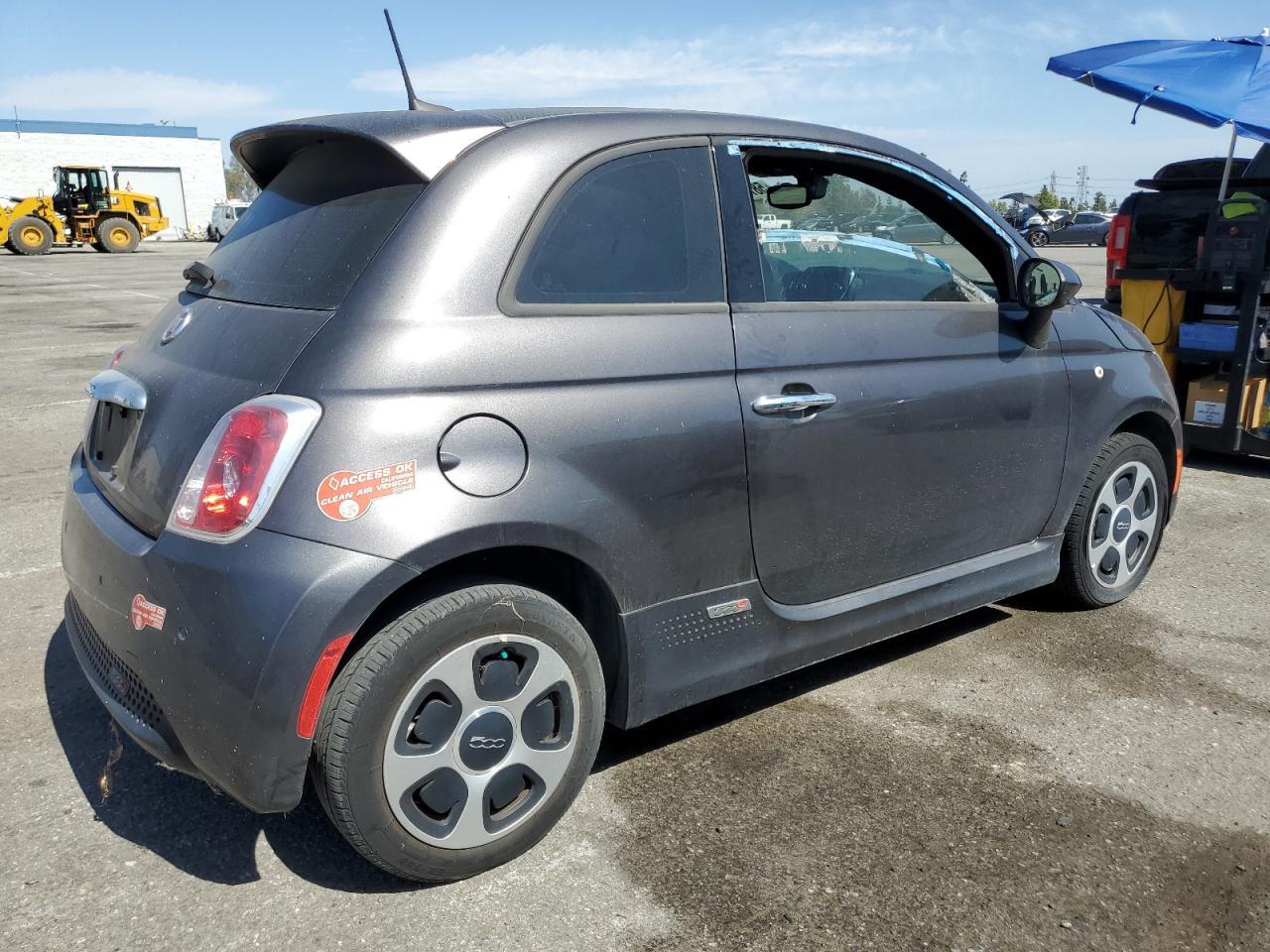 2017 Fiat 500 Electric Copart, lot number: 58774295, vin: 3C3CFFGE1HT598411. Thumbnail 3