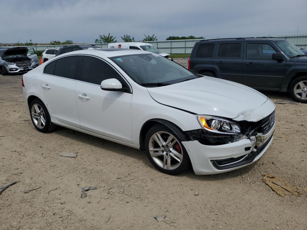 2015 Volvo S60 Premier Copart, lot number: 58521125, vin: YV126MFK7F1357941. Thumbnail 4