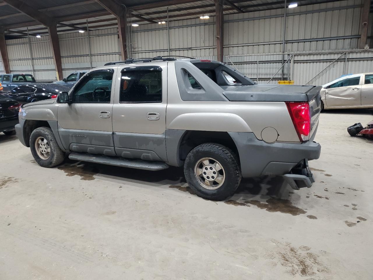 2002 Chevrolet Avalanche C1500 Copart, lot number: 58401035, vin: 3GNEC13T12G284799. Thumbnail 2
