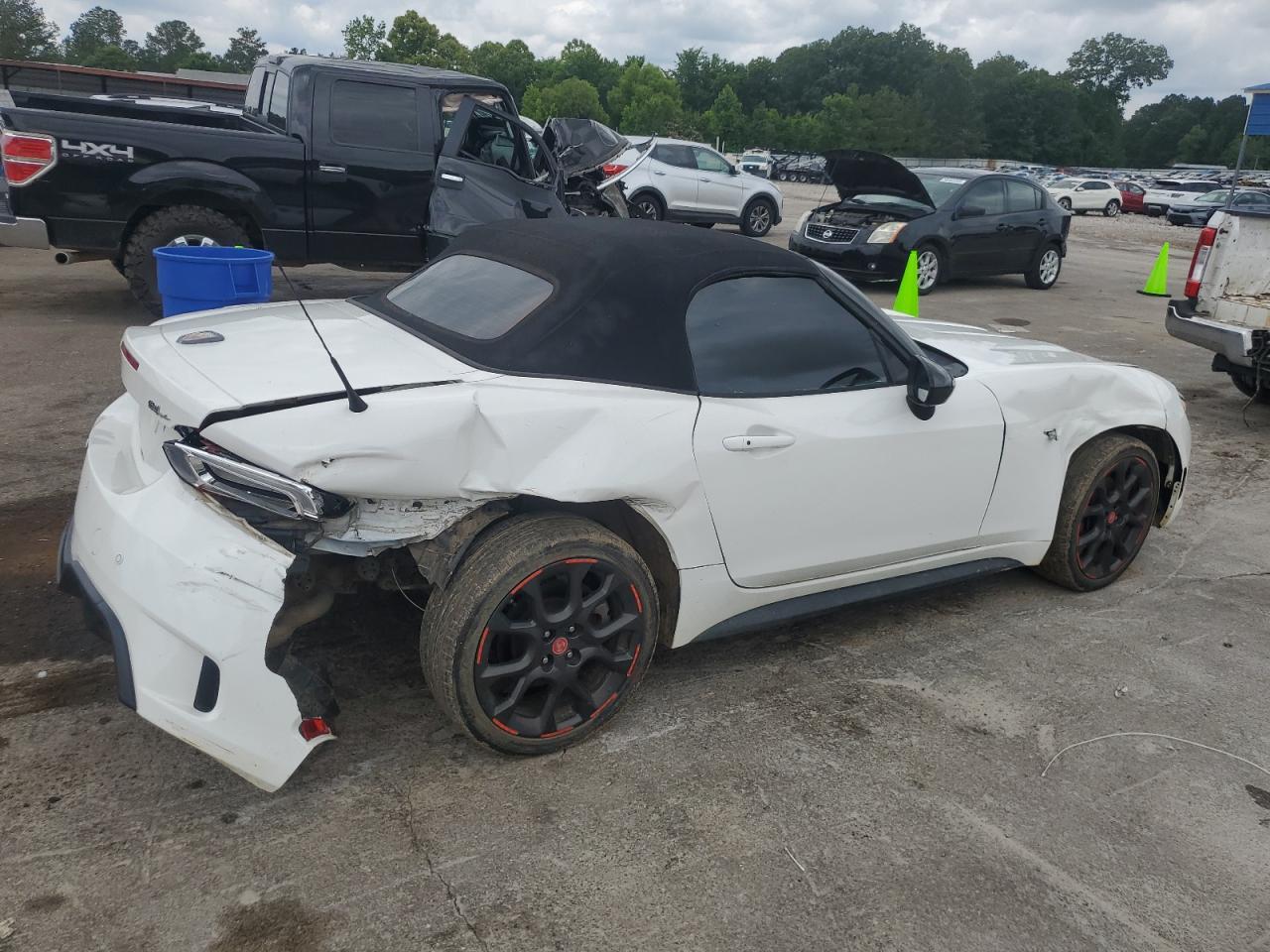 2018 Fiat 124 Spider Classica Copart, lot number: 58321195, vin: JC1NFAEK5J0134540. Thumbnail 3