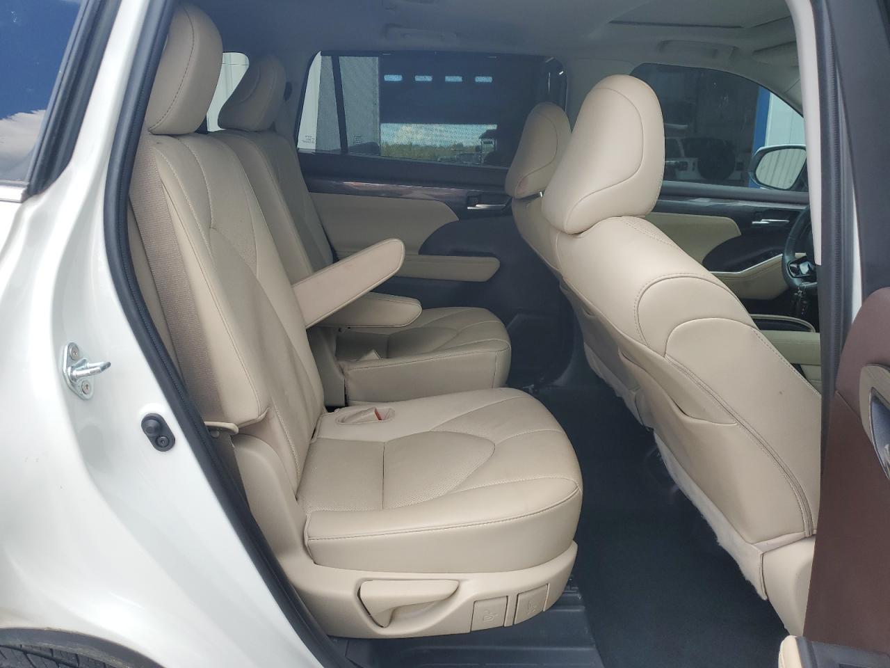 2021 Toyota Highlander Limited Copart, lot number: 56644015, vin: 5TDYZRAH2MS527686. Thumbnail 11