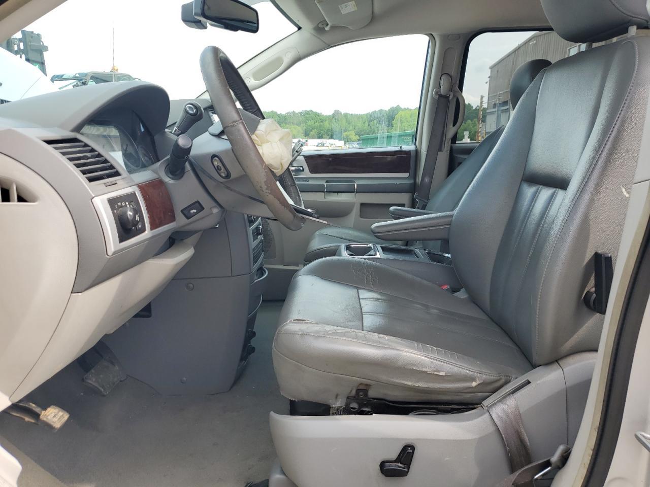 2010 Chrysler Town & Country Touring Copart, lot number: 58733085, vin: 2A4RR5D14AR113755. Thumbnail 7