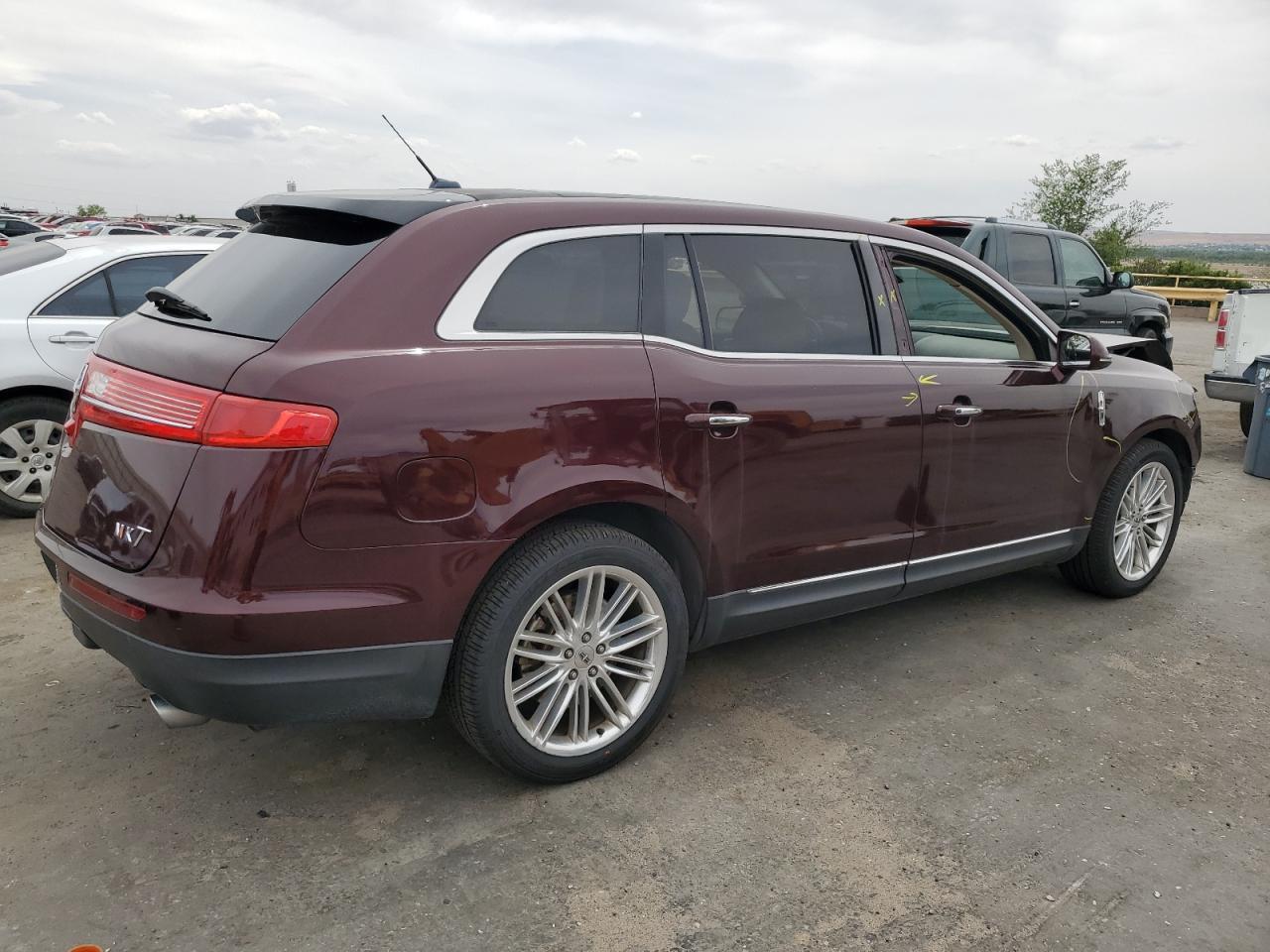 2019 Lincoln Mkt Copart, lot number: 56232495, vin: 2LMHJ5AT0KBL00273. Thumbnail 3