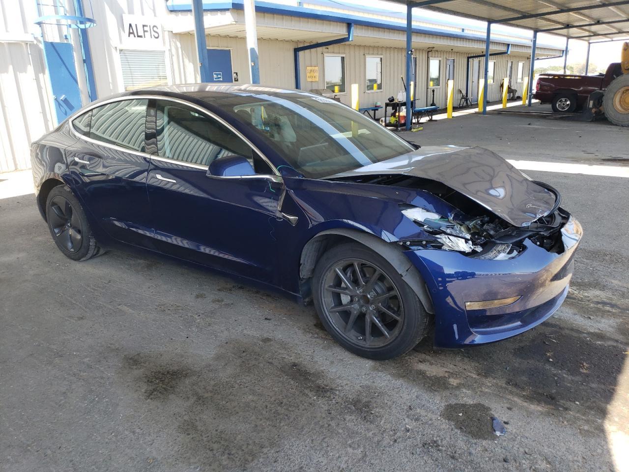 2018 Tesla Model 3 Copart, lot number: 59143845, vin: 5YJ3E1EA4JF077897. Thumbnail 4