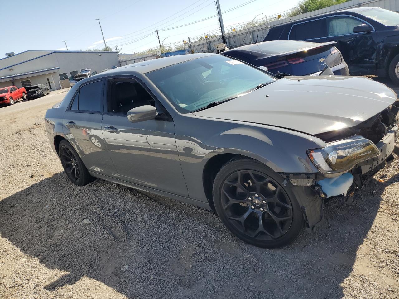 2019 Chrysler 300 S Copart, lot number: 59390735, vin: 2C3CCABG2KH686078. Thumbnail 4