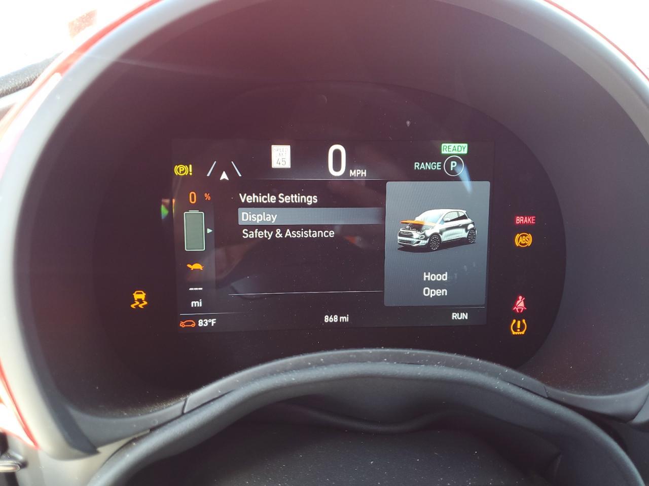 2024 Fiat 500 E Red Copart, lot number: 57270765, vin: ZFAFFAA43RX204609. Thumbnail 9