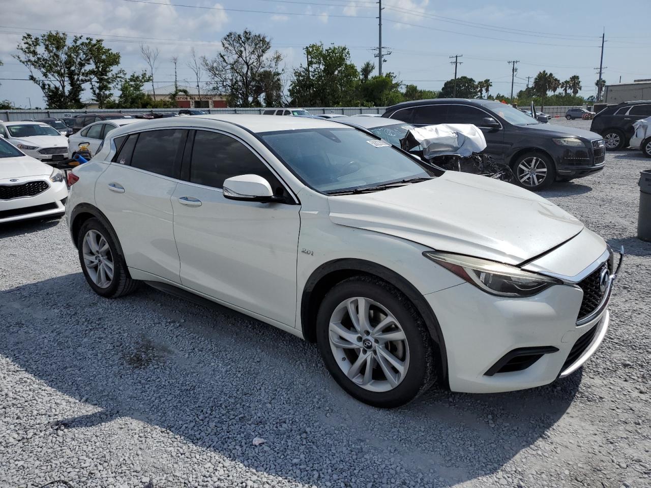 2018 Infiniti Qx30 Base Copart, lot number: 58822695, vin: SJKCH5CP5JA040997. Thumbnail 4