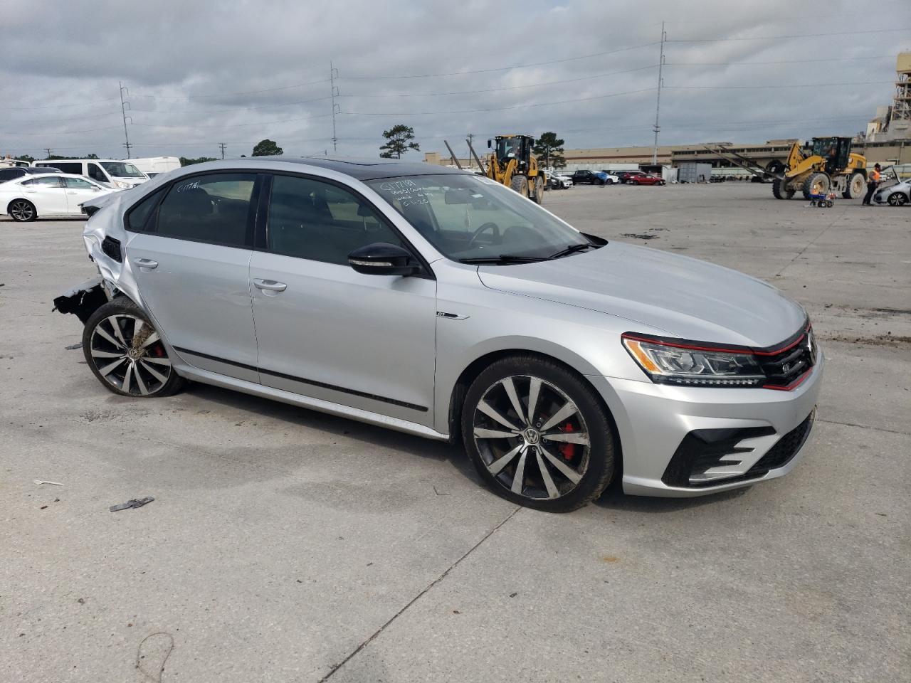 2018 Volkswagen Passat Gt Copart, lot number: 55780665, vin: 1VWJM7A35JC039965. Thumbnail 4