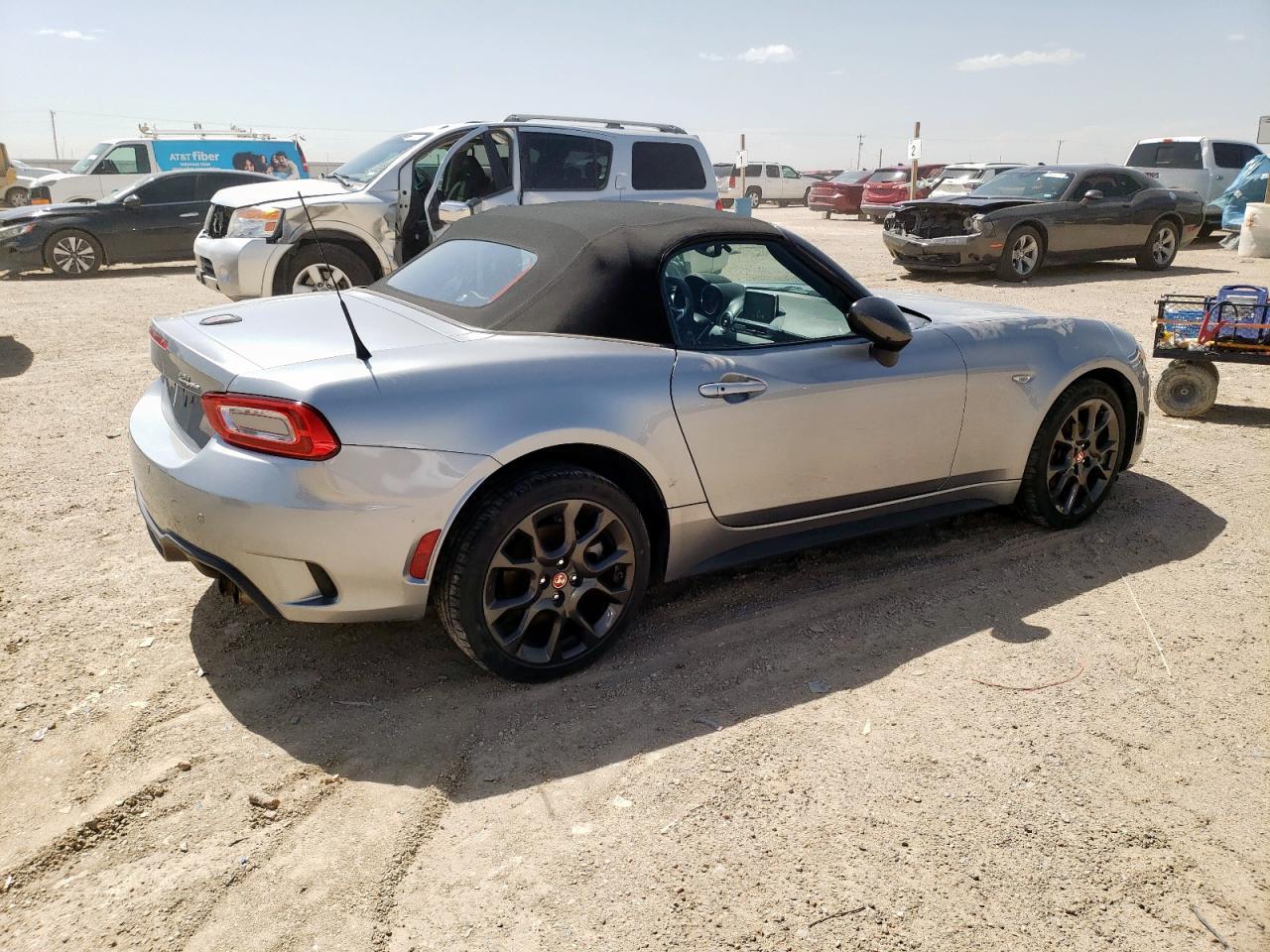 2017 Fiat 124 Spider Classica Copart, lot number: 57340845, vin: JC1NFAEK8H0116026. Thumbnail 3