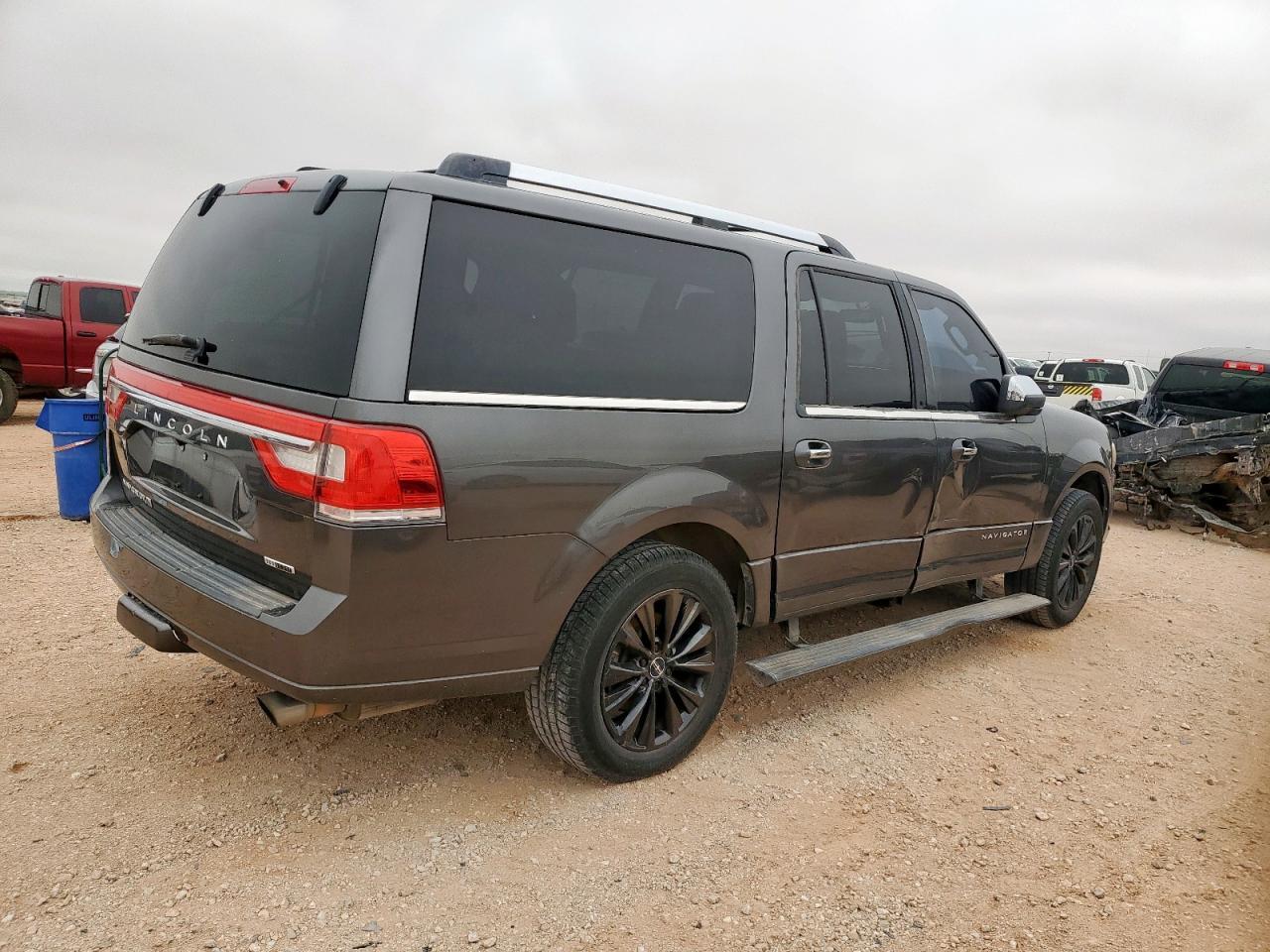 2015 Lincoln Navigator L Copart, lot number: 58622395, vin: 5LMJJ3JT7FEJ08762. Thumbnail 3