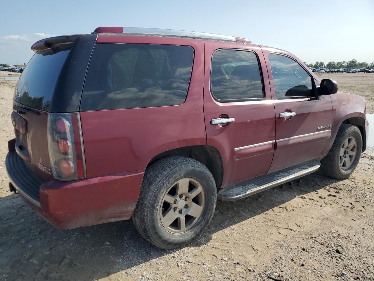 2007 GMC Yukon Denali Copart, lot number: 56106975, vin: 1GKFK63837J240354. Thumbnail 3